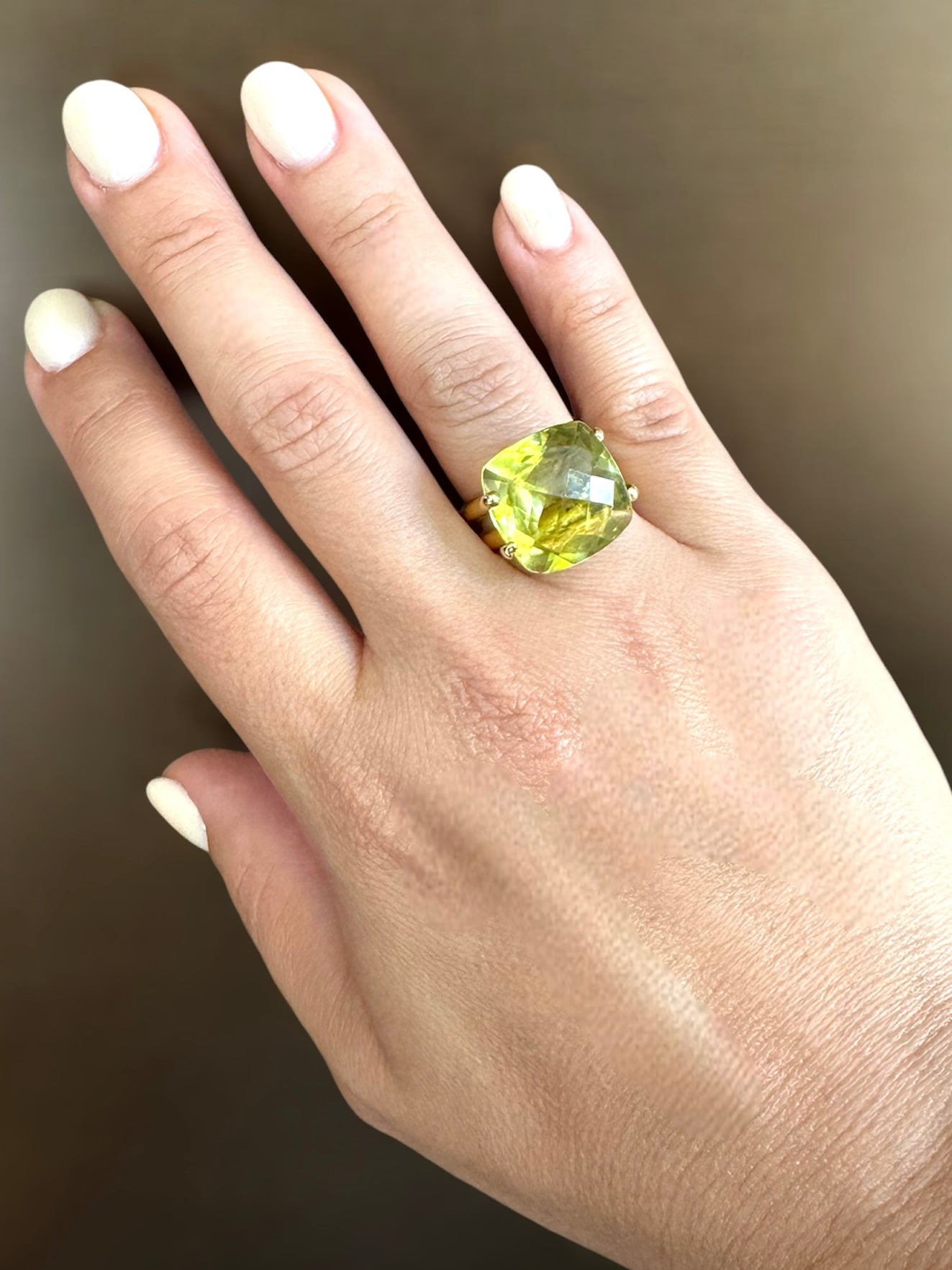 18k yellow gold ring with cushion "Green Gold" quartz