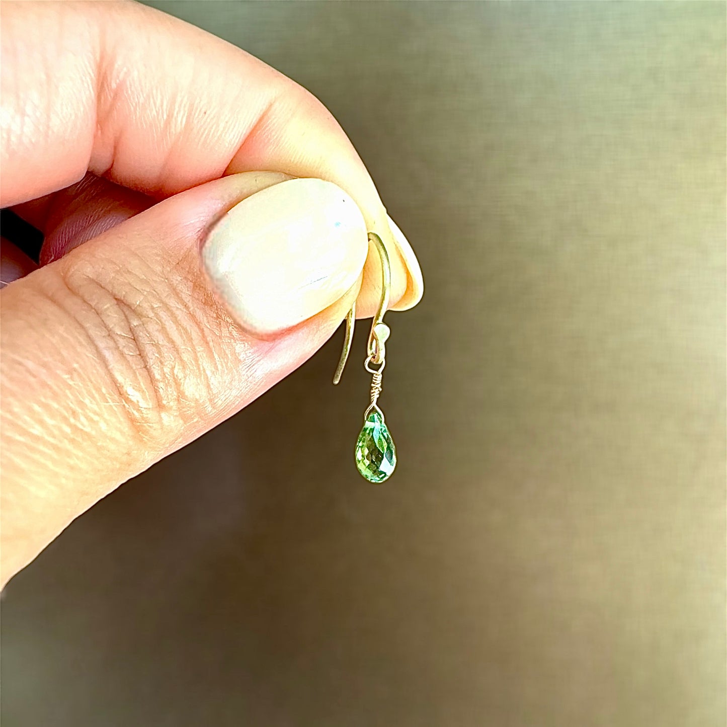 14k yellow gold & peridots Drops Earrings