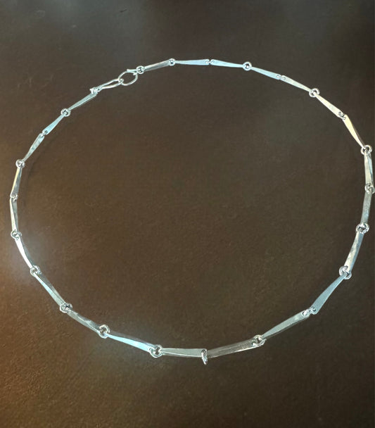 Chiseled necklace